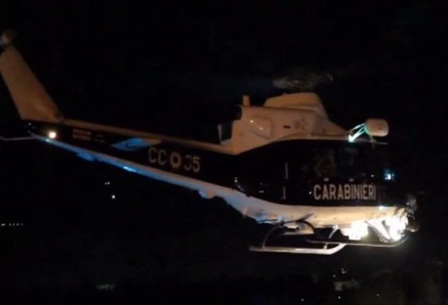 elicottero-carabinieri-notte.jpg