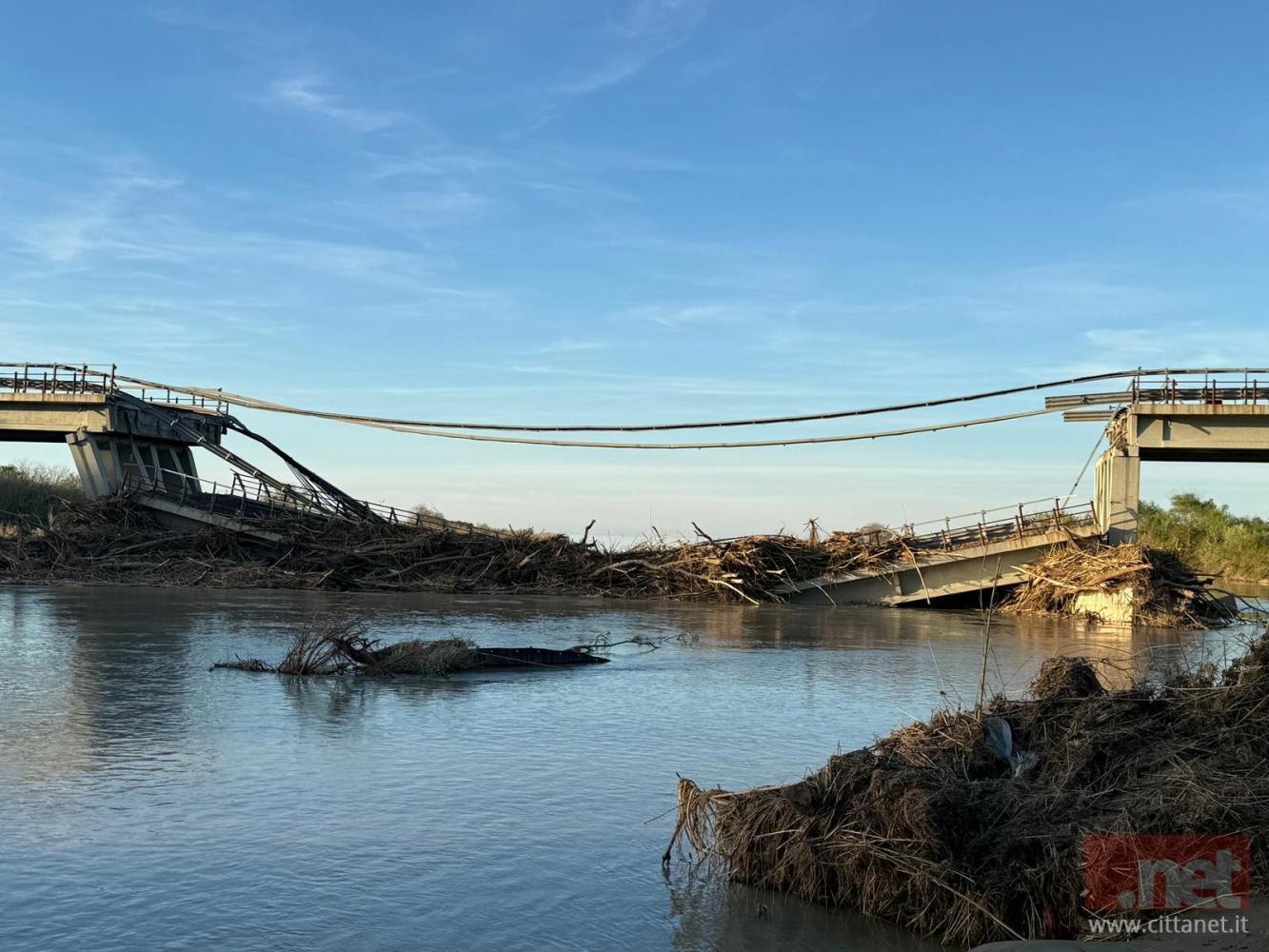 https://www.sansalvo.net/archivi/immagini/2026/P/ponte-trigno-crollato-smzmmQ.jpg
